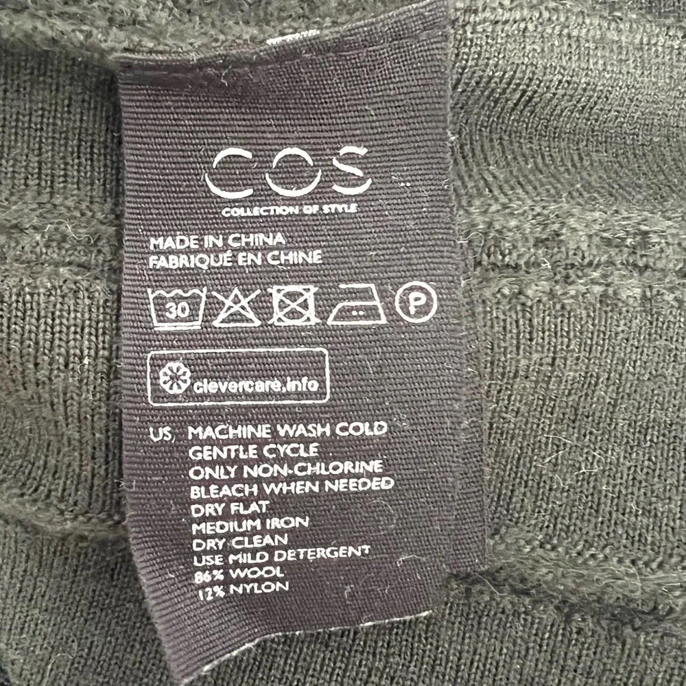 COS sleeveless turtle neck - Picture 3 of 8